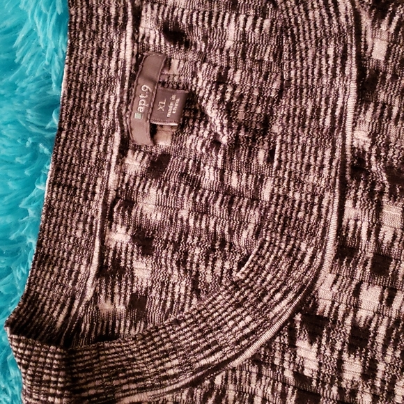 Apt 9 sweater - Picture 3 of 4